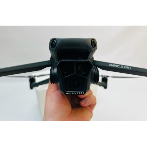Квадрокоптер DJI Mavic 3 Pro в Ижевске с пультом DJI RC