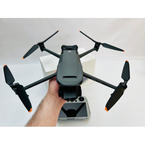Квадрокоптер DJI Mavic 3 Pro в Ижевске с пультом DJI RC